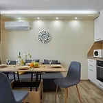 Romance & Free Parking Apartment