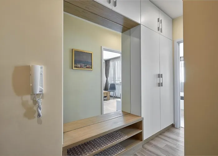 Romance & Free Parking Бургас